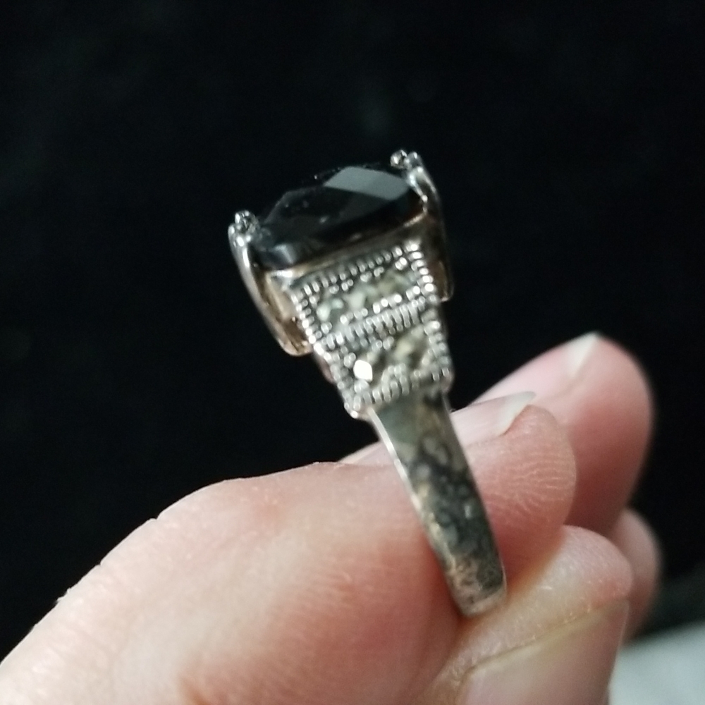 Ring - Picture 2 of 4